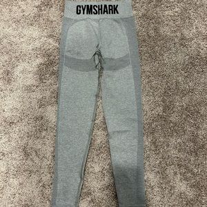 Gym shark leggings